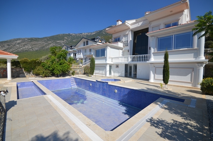 Villa mit 5+1 Grundriss in Fethiye - Antalya 