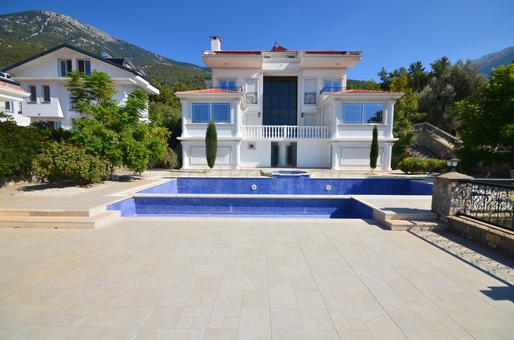 Villa mit 5+1 Grundriss in Fethiye - Antalya 