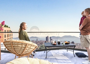 LCD auf dem höchsten Hügel Istanbuls mit Blick auf die Prinzeninseln