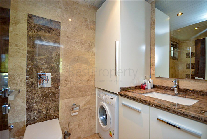 Schicke Wohnung mit Blick auf die Küste von Alanya