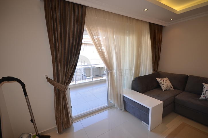 Große 1+1 Wohnung im Zentrum von Oba, nur 100 Meter vom Meer entfernt 