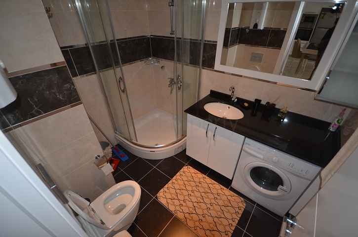 Große 1+1 Wohnung im Zentrum von Oba, nur 100 Meter vom Meer entfernt 