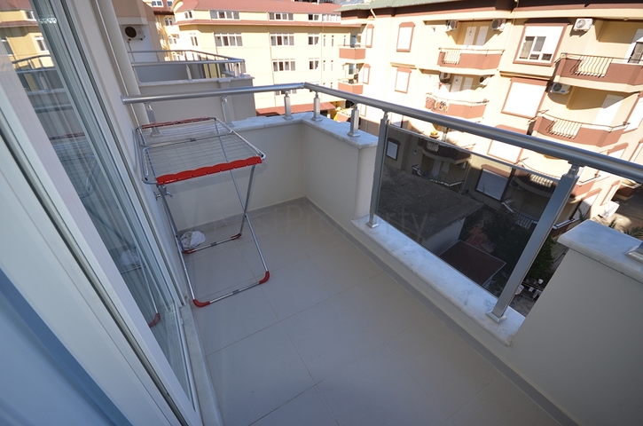 Große 1+1 Wohnung im Zentrum von Oba, nur 100 Meter vom Meer entfernt 