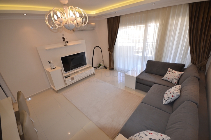 Große 1+1 Wohnung im Zentrum von Oba, nur 100 Meter vom Meer entfernt 