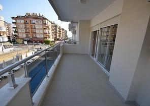 Geräumige 2+1-Apartments in beiden