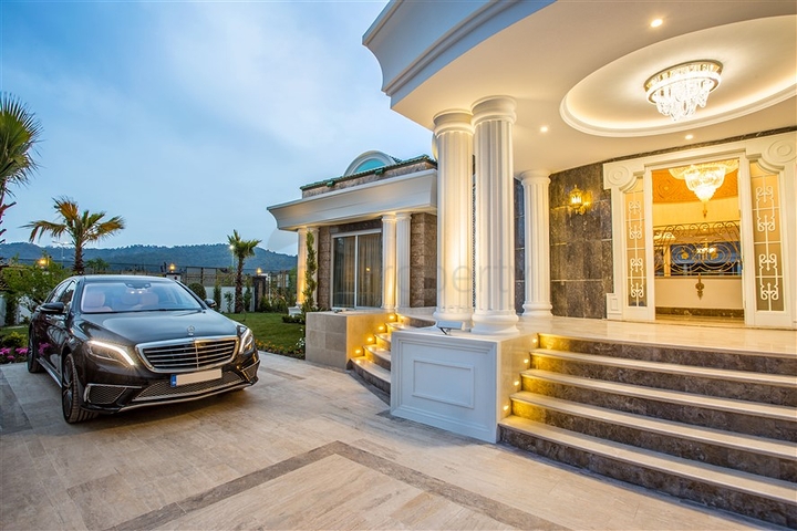 Villa 6+2 in Kemer/Antalya