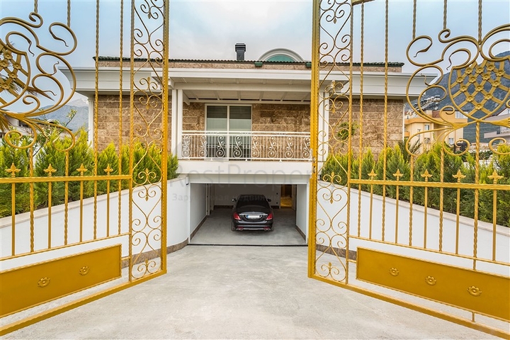 Villa 6+2 in Kemer/Antalya