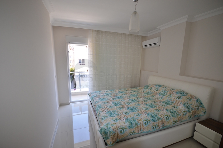 Schöne 2+1-Wohnung mit Meerblick im Zentrum von Oba