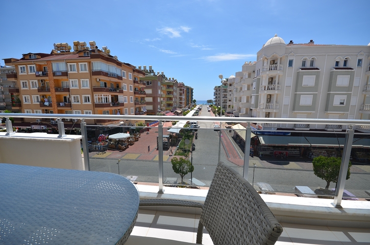 Schöne 2+1-Wohnung mit Meerblick im Zentrum von Oba