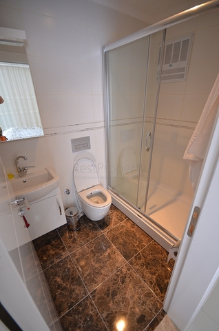 Schöne 2+1-Wohnung mit Meerblick im Zentrum von Oba