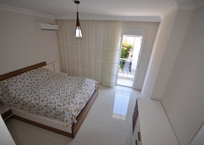 Schöne 2+1-Wohnung mit Meerblick im Zentrum von Oba