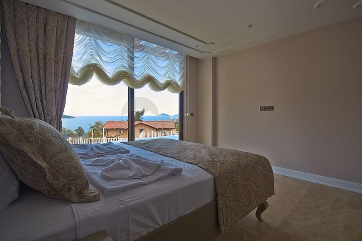 4+1 Villa mit Meerblick in Kalkan