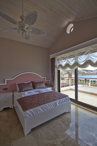 4+1 Villa mit Meerblick in Kalkan