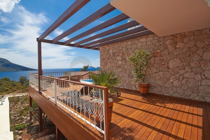 4+1 Villa mit Meerblick in Kalkan