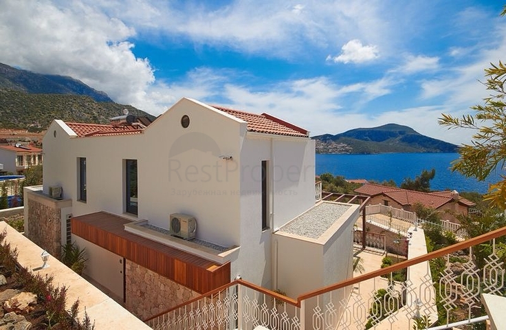 4+1 Villa mit Meerblick in Kalkan