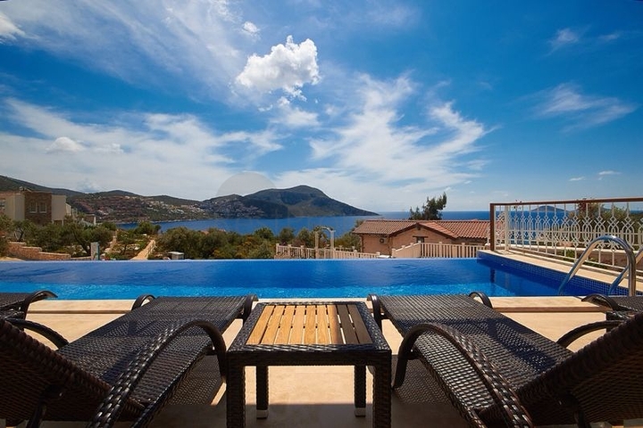 4+1 Villa mit Meerblick in Kalkan