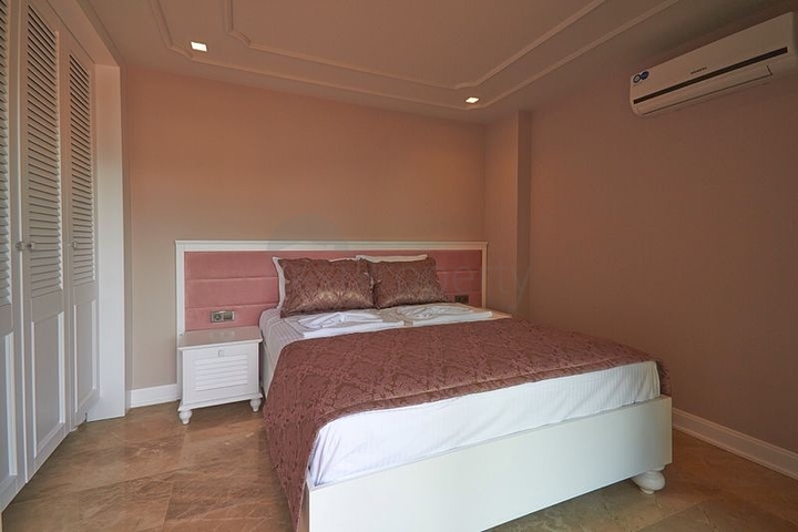 4+1 Villa mit Meerblick in Kalkan