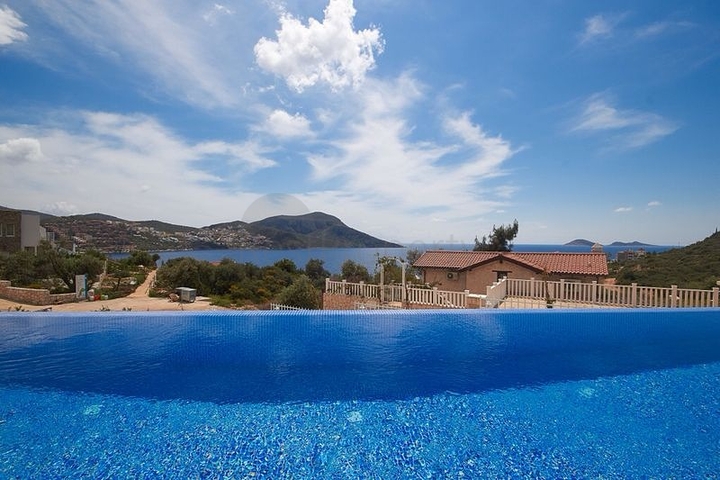 4+1 Villa mit Meerblick in Kalkan