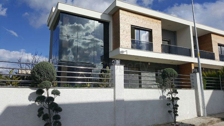 Villa 5+2 in Izmir