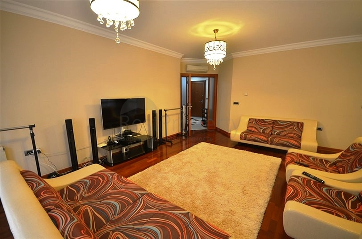 Möblierte Wohnung 3+1 in Alanya