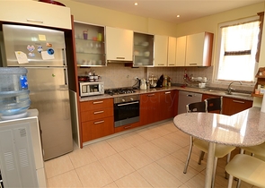 Geräumige Dreizimmerwohnung nur 150 Meter vom Meer entfernt.