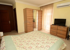 Geräumige Dreizimmerwohnung nur 150 Meter vom Meer entfernt.