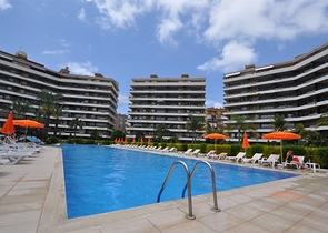 Geräumige Dreizimmerwohnung nur 150 Meter vom Meer entfernt.