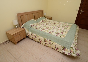 Geräumige Dreizimmerwohnung nur 150 Meter vom Meer entfernt.