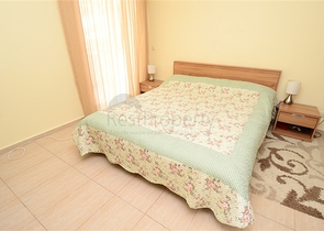 Geräumige Dreizimmerwohnung nur 150 Meter vom Meer entfernt.