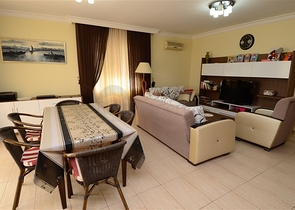 Geräumige Dreizimmerwohnung nur 150 Meter vom Meer entfernt.