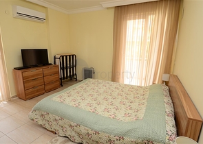 Geräumige Dreizimmerwohnung nur 150 Meter vom Meer entfernt.