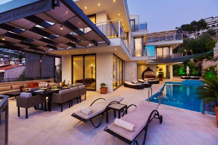 Luxusvilla in Kalkan mit Meerblick Luxusvilla in Kalkan mit Meerblick