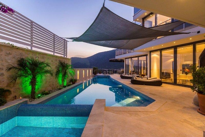 Luxusvilla in Kalkan mit Meerblick Luxusvilla in Kalkan mit Meerblick