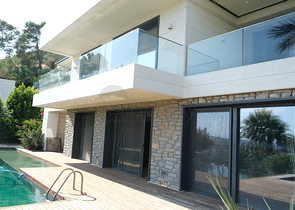 Das Projekt von Luxusvillen mit Blick auf die alte Festung und das Meer im Zentrum von Bodrum