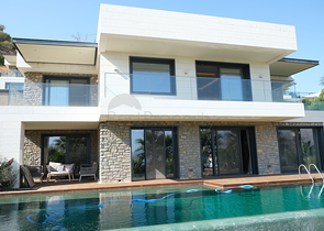 Das Projekt von Luxusvillen mit Blick auf die alte Festung und das Meer im Zentrum von Bodrum