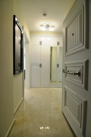 Neuer Komplex in der ersten Zeile