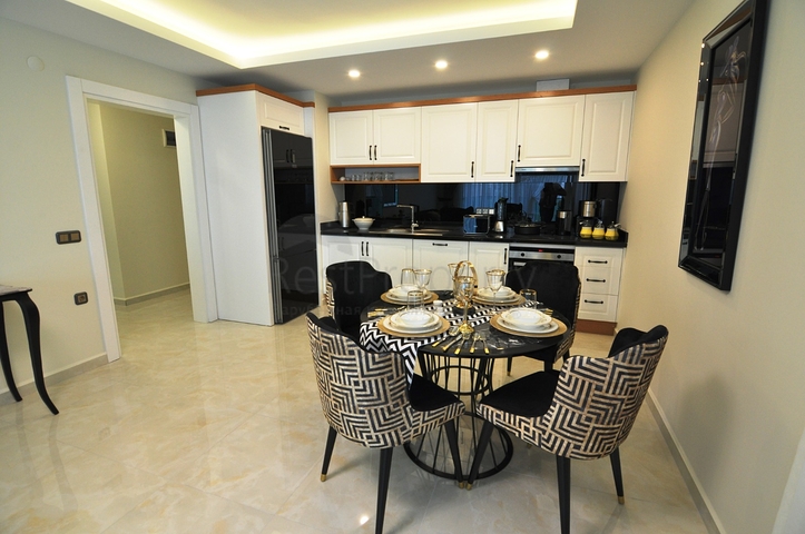 Neuer Komplex in der ersten Zeile