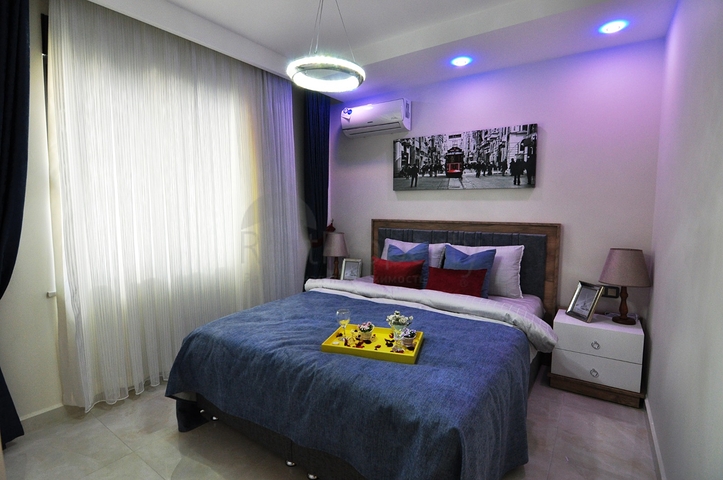 Neuer Komplex in der ersten Zeile