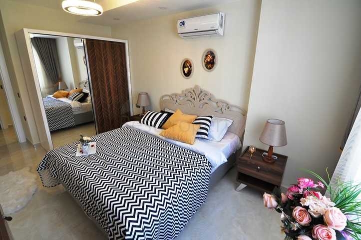 Neuer Komplex in der ersten Zeile