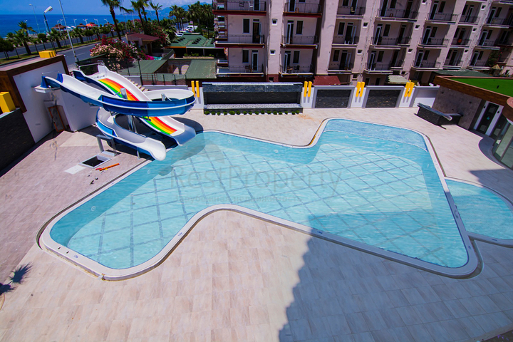 Neuer Komplex in der ersten Zeile