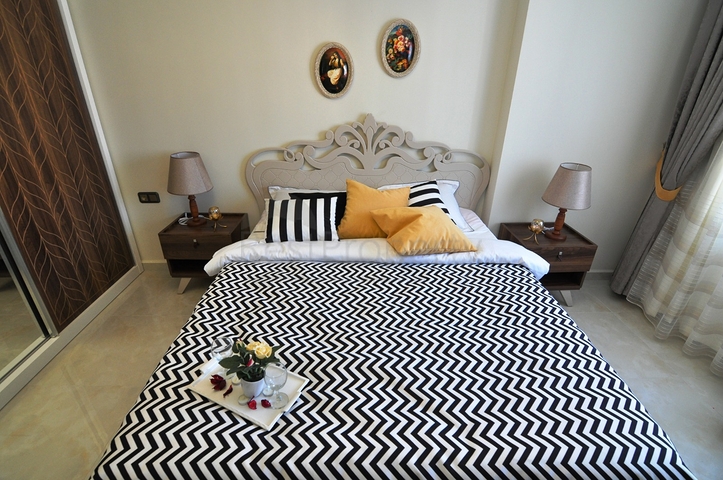 Neuer Komplex in der ersten Zeile