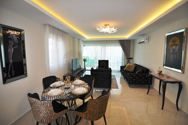 Neuer Komplex in der ersten Zeile