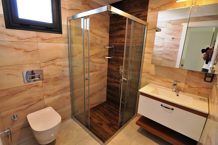 Neuer Komplex in der ersten Zeile