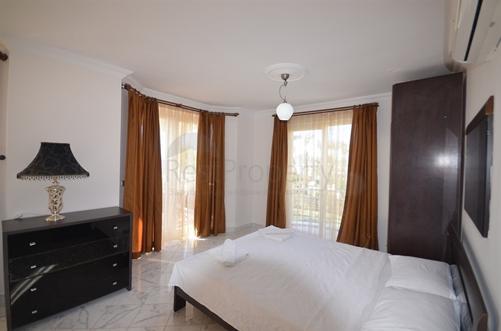 Villa mit eigenem Strand und direktem Meerblick