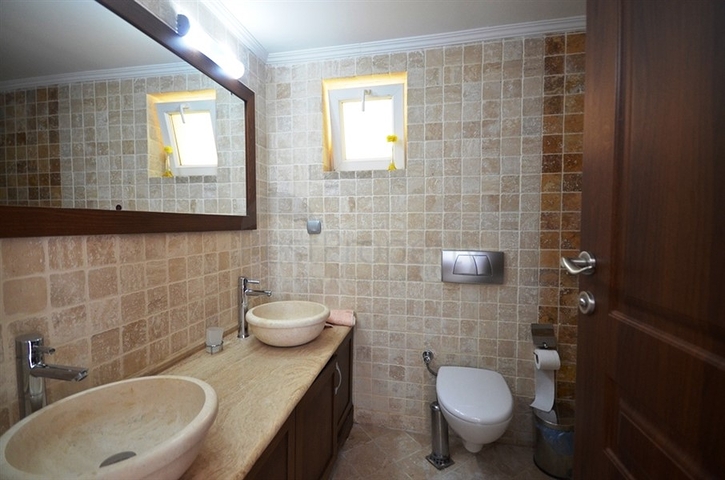 Villa mit eigenem Strand und direktem Meerblick