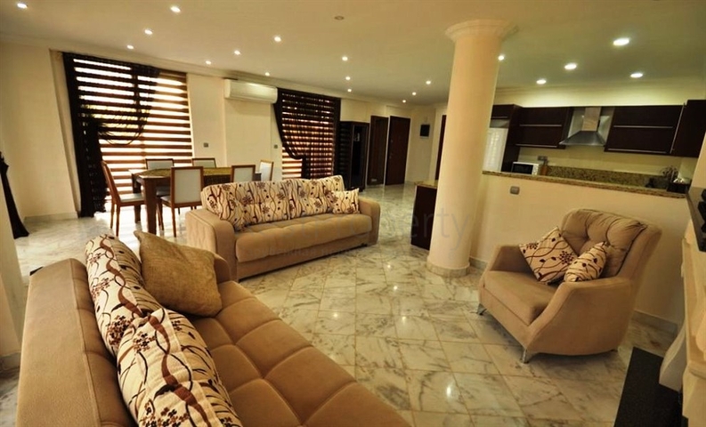 Villa mit eigenem Strand und direktem Meerblick