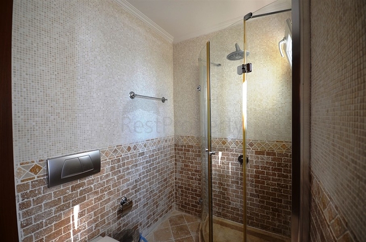 Villa mit eigenem Strand und direktem Meerblick