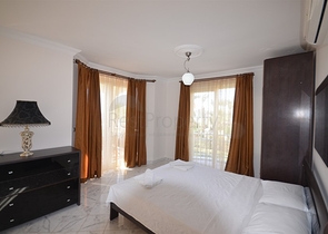 Villa mit eigenem Strand und direktem Meerblick