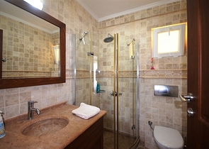 Villa mit eigenem Strand und direktem Meerblick