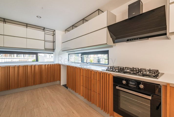 Luxus-Villen-Komplex in Antalya in der Nähe von Boachai Marina